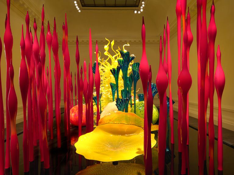 Chihuly at the Halcyon Gallery Will Glass-Blow You Away